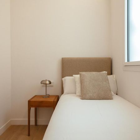 Newly Renovated Stylish Eixample - Great Location Apartment Barcelona Exterior foto